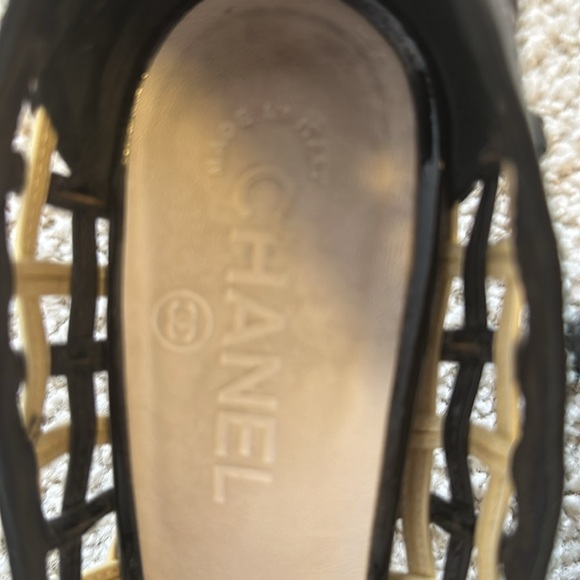COPY - 🖤Chanel CC Pumps - Picture 10 of 17
